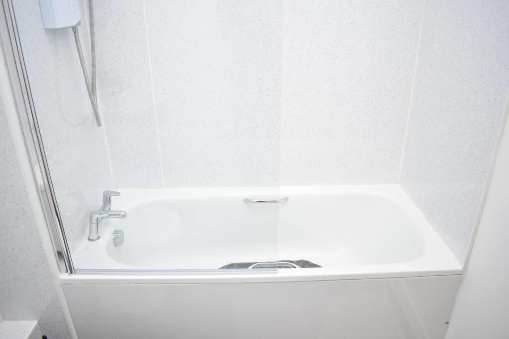 Modern & Bright 1 Bed For 4 Close To Centre! * Édimbourg