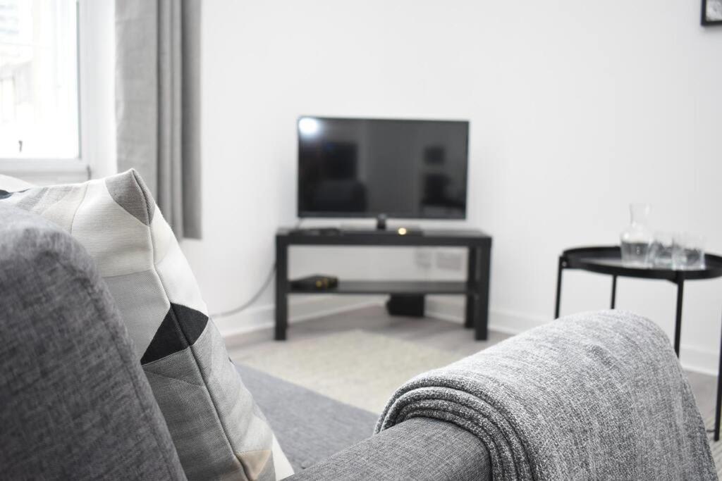 Modern & Bright 1 Bed For 4 Close To Centre! Appartement